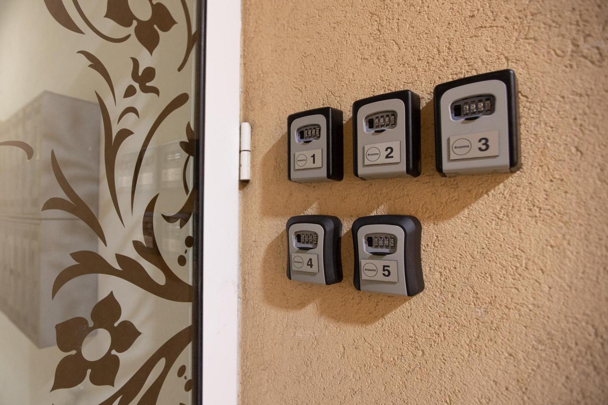 4 Rooms Apartments Ni Exterior foto